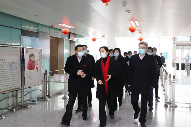 市領導至車站走訪慰問和疫情防控、保供應保安全保暢通工作督查